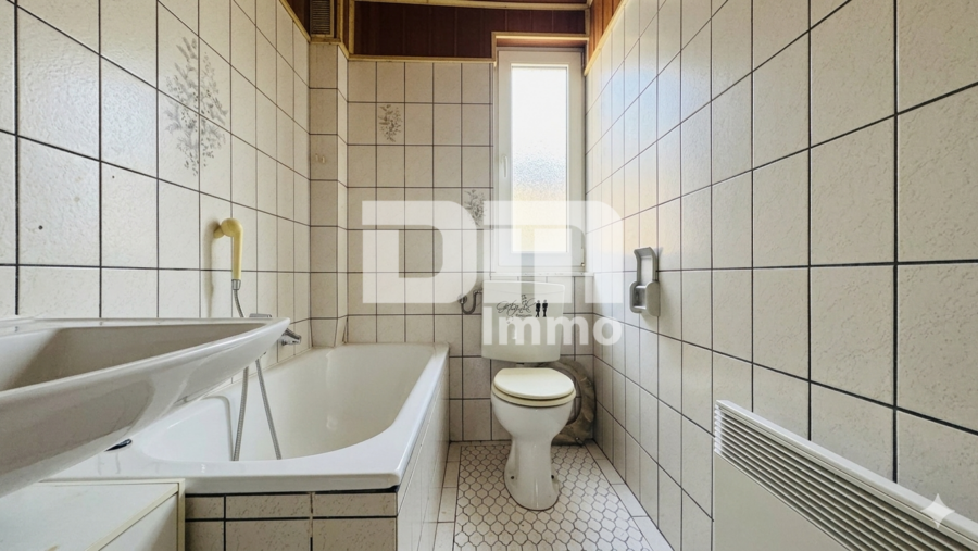 Historischer Charme trifft moderne Nachhaltigkeit – Ihr neues Familiendomizil - EG Bad / Wanne
